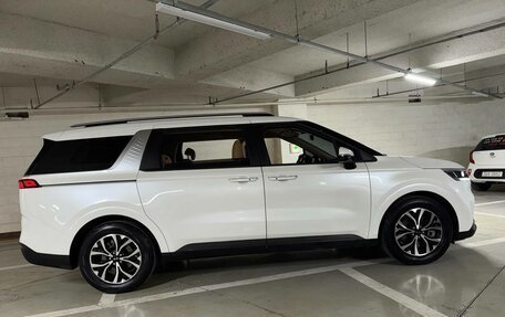 KIA Carnival, 2021 год, 15 фотография