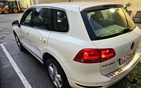 Volkswagen Touareg III, 2011 год, 2 100 000 рублей, 8 фотография