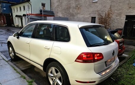 Volkswagen Touareg III, 2011 год, 2 100 000 рублей, 3 фотография