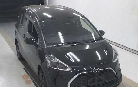 Toyota Sienta II, 2021 год, 980 900 рублей, 1 фотография
