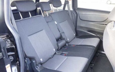 Toyota Sienta II, 2021 год, 980 900 рублей, 7 фотография