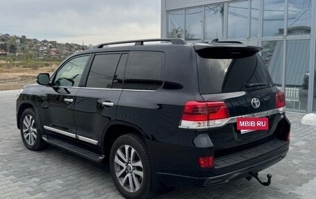 Toyota Land Cruiser 200, 2017 год, 6 850 000 рублей, 6 фотография