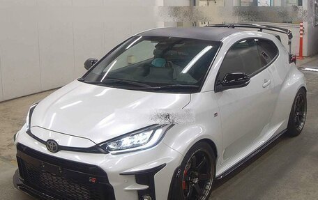 Toyota Yaris, 2020 год, 4 000 000 рублей, 3 фотография