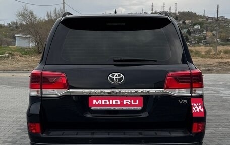Toyota Land Cruiser 200, 2017 год, 6 850 000 рублей, 3 фотография