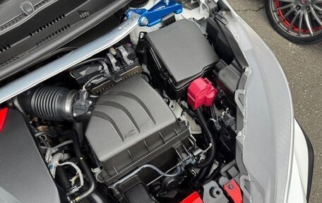Toyota Yaris, 2020 год, 4 000 000 рублей, 16 фотография