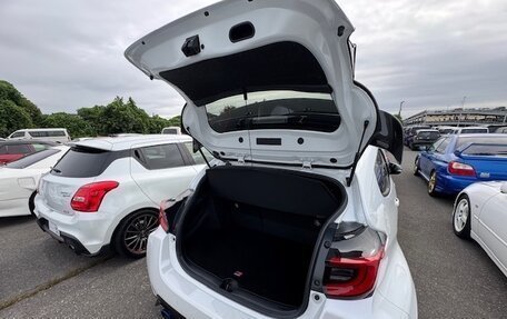 Toyota Yaris, 2020 год, 4 000 000 рублей, 23 фотография