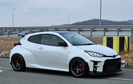 Toyota Yaris, 2020 год, 4 000 000 рублей, 30 фотография