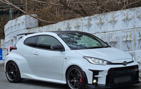 Toyota Yaris, 2020 год, 4 000 000 рублей, 35 фотография