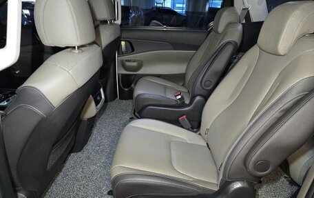 KIA Carnival, 2024 год, 6 000 000 рублей, 20 фотография