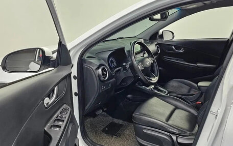 Hyundai Kona I, 2022 год, 1 368 000 рублей, 5 фотография