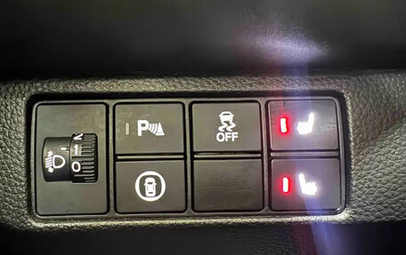 Honda Vezel, 2023 год, 1 555 000 рублей, 15 фотография