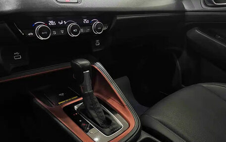 Honda Vezel, 2023 год, 1 555 000 рублей, 13 фотография