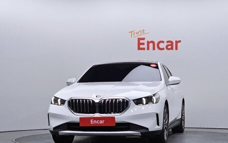 BMW 5 серия, 2025 год, 6 140 000 рублей, 2 фотография