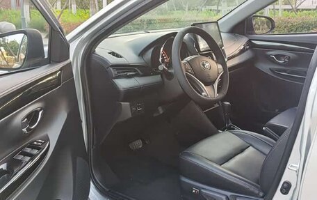 Toyota Yaris XP150 рестайлинг, 2023 год, 1 210 000 рублей, 6 фотография