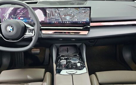 BMW 5 серия, 2025 год, 6 140 000 рублей, 10 фотография