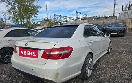 Mercedes-Benz E-Класс, 2013 год, 1 250 000 рублей, 3 фотография