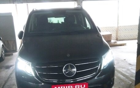 Mercedes-Benz Vito, 2021 год, 7 500 000 рублей, 4 фотография