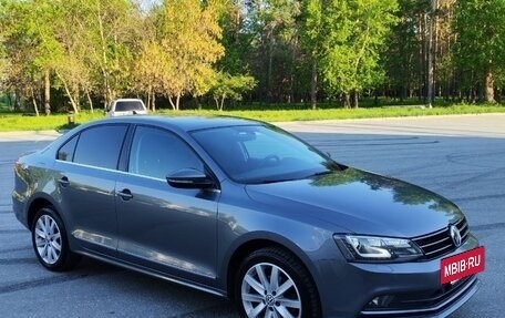 Volkswagen Jetta VI, 2018 год, 1 590 000 рублей, 2 фотография