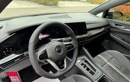Volkswagen Golf VIII, 2022 год, 1 450 000 рублей, 13 фотография