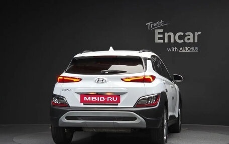 Hyundai Kona I, 2022 год, 1 480 000 рублей, 4 фотография