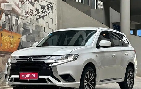 Mitsubishi Outlander III рестайлинг 3, 2022 год, 1 850 555 рублей, 1 фотография