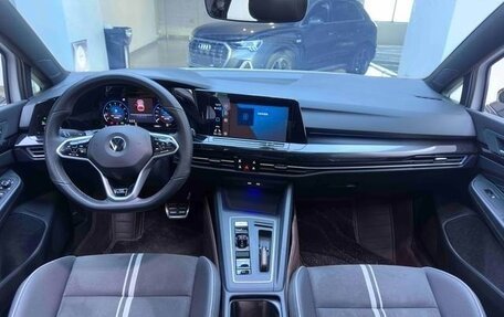 Volkswagen Golf VIII, 2022 год, 1 388 000 рублей, 11 фотография