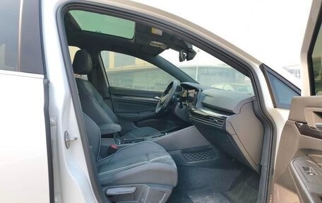 Volkswagen Golf VIII, 2022 год, 1 380 000 рублей, 11 фотография