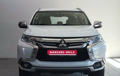 Mitsubishi Pajero Sport III рестайлинг, 2019 год, 2 800 000 рублей, 2 фотография