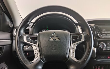 Mitsubishi Pajero Sport III рестайлинг, 2019 год, 2 800 000 рублей, 10 фотография