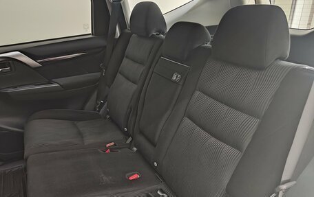Mitsubishi Pajero Sport III рестайлинг, 2019 год, 2 800 000 рублей, 18 фотография