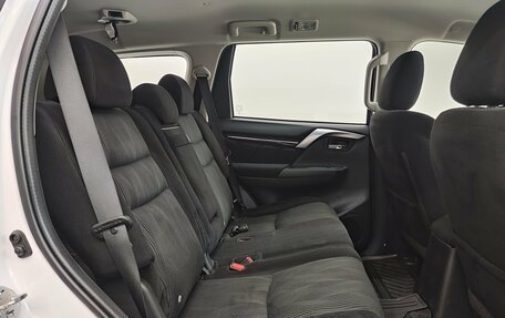 Mitsubishi Pajero Sport III рестайлинг, 2019 год, 2 800 000 рублей, 22 фотография
