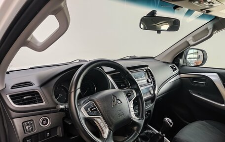 Mitsubishi Pajero Sport III рестайлинг, 2019 год, 2 800 000 рублей, 14 фотография