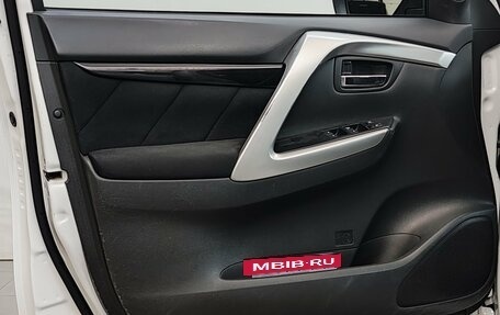 Mitsubishi Pajero Sport III рестайлинг, 2019 год, 2 800 000 рублей, 30 фотография