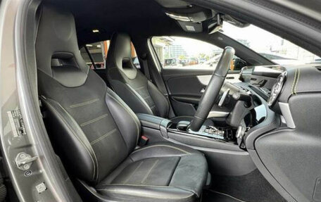 Mercedes-Benz A-Класс, 2018 год, 1 546 000 рублей, 10 фотография