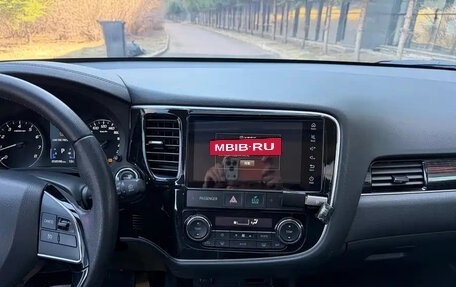 Mitsubishi Outlander III рестайлинг 3, 2022 год, 1 920 555 рублей, 7 фотография