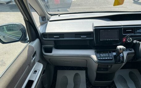 Honda Stepwgn IV, 2018 год, 1 999 999 рублей, 21 фотография