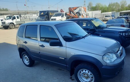 Chevrolet Niva I рестайлинг, 2016 год, 535 000 рублей, 2 фотография
