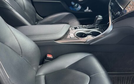 Toyota Camry, 2020 год, 2 850 000 рублей, 2 фотография