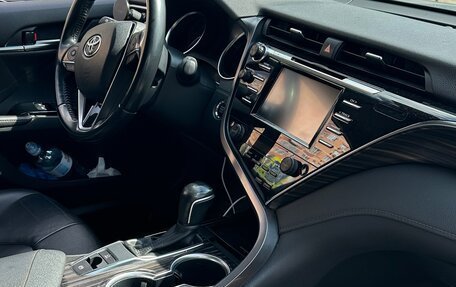 Toyota Camry, 2020 год, 2 850 000 рублей, 3 фотография