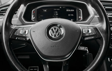 Volkswagen Tiguan II, 2019 год, 3 175 000 рублей, 13 фотография