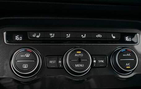 Volkswagen Tiguan II, 2019 год, 3 175 000 рублей, 18 фотография