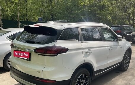 Geely Atlas, 2023 год, 2 500 000 рублей, 3 фотография