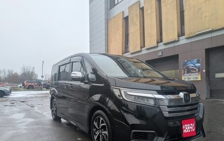 Honda Stepwgn IV, 2017 год, 2 300 000 рублей, 1 фотография