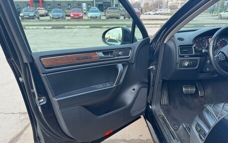 Volkswagen Touareg III, 2017 год, 3 650 000 рублей, 8 фотография