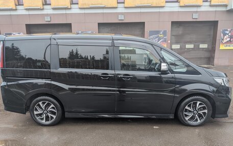 Honda Stepwgn IV, 2017 год, 2 300 000 рублей, 8 фотография