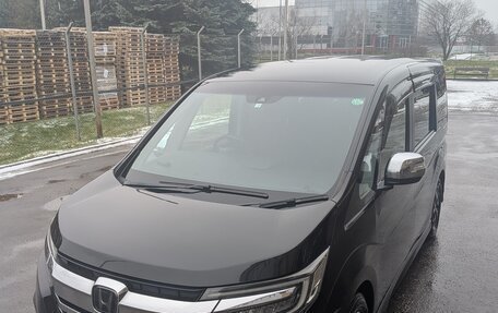 Honda Stepwgn IV, 2017 год, 2 300 000 рублей, 16 фотография