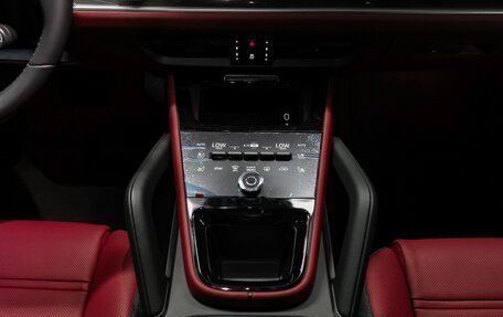 Porsche Cayenne III, 2025 год, 18 000 000 рублей, 19 фотография