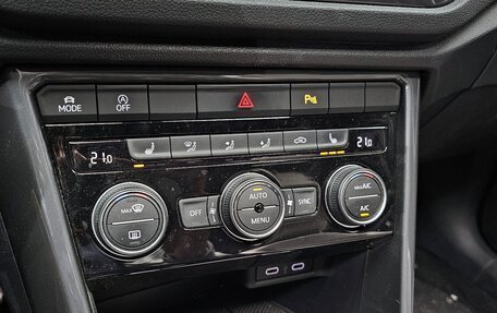 Volkswagen T-Roc I, 2022 год, 2 100 000 рублей, 5 фотография