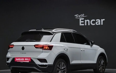 Volkswagen T-Roc I, 2022 год, 2 100 000 рублей, 3 фотография