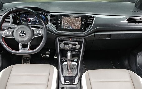 Volkswagen T-Roc I, 2022 год, 2 100 000 рублей, 9 фотография